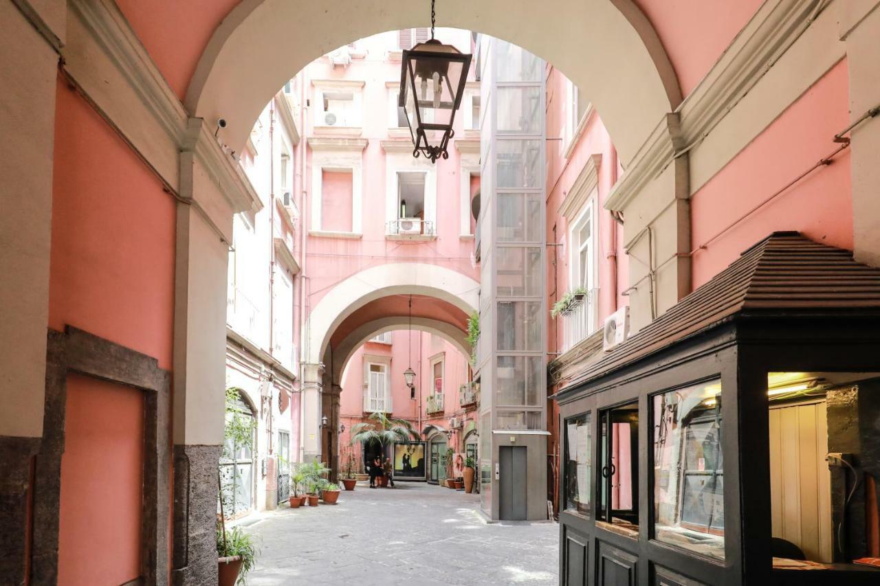 Toledo 16 Luxury Suites Naples Luaran gambar